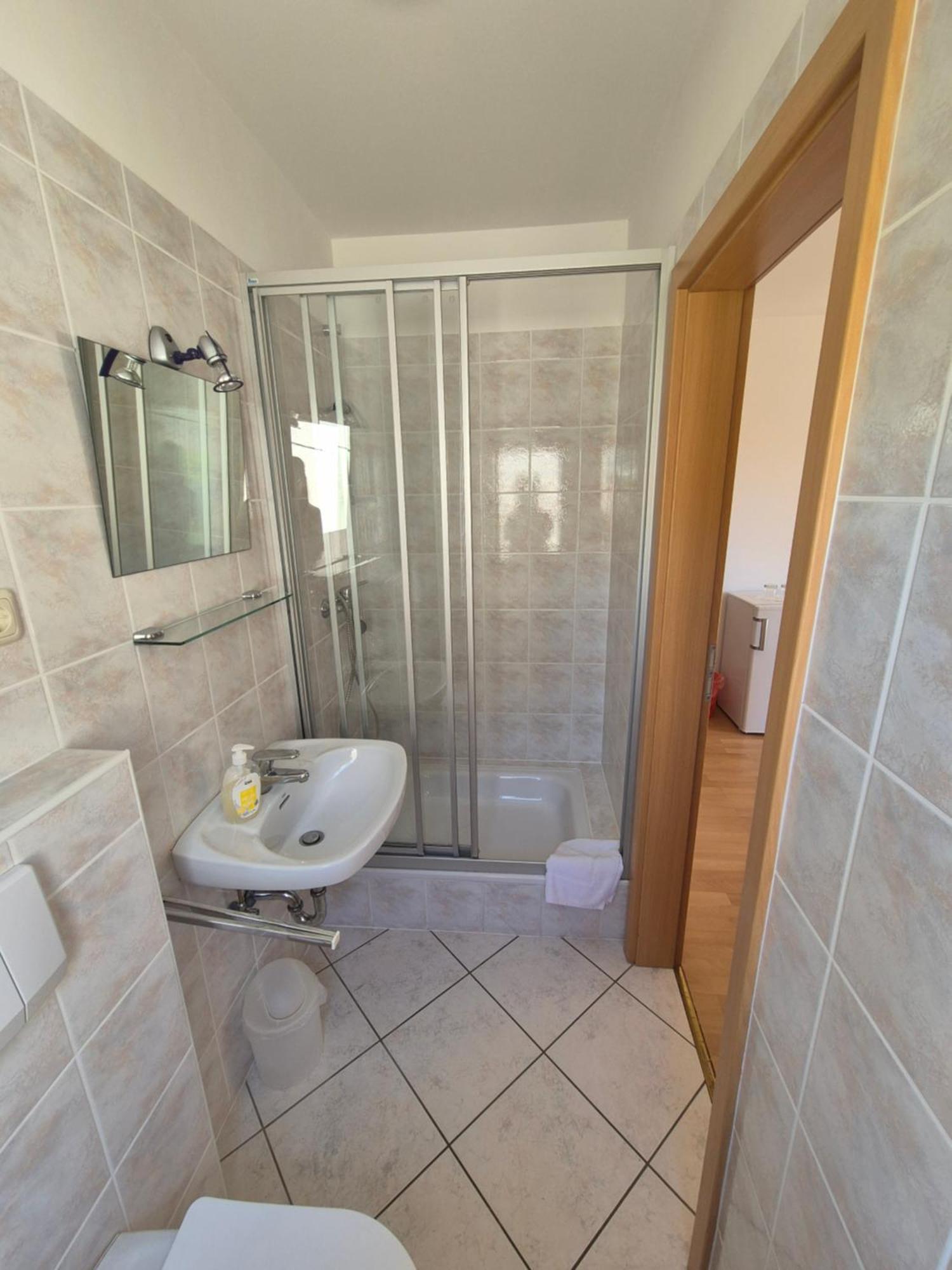 Apartments And Rooms Mamic Dugi Rat Exterior photo