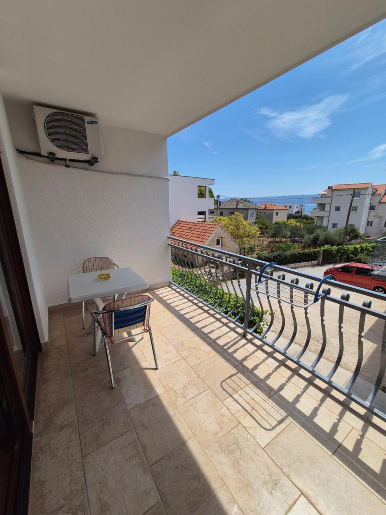 Apartments And Rooms Mamic Dugi Rat Exterior photo