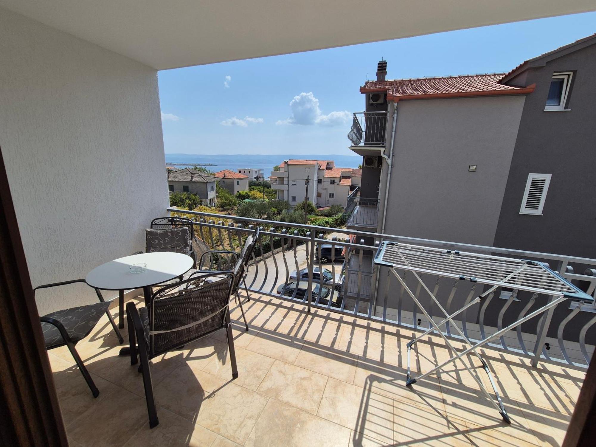 Apartments And Rooms Mamic Dugi Rat Exterior photo