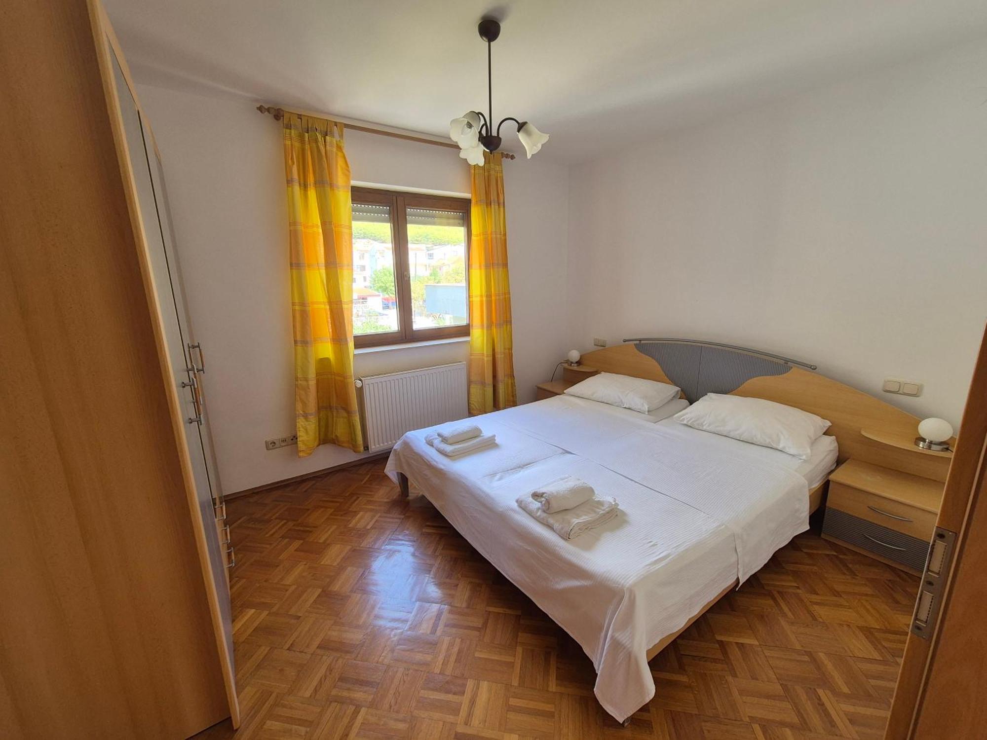 Apartments And Rooms Mamic Dugi Rat Exterior photo